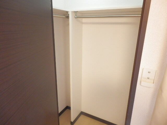 物件内観写真10　(たくさん収納ができるウォークインクローゼット！)