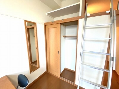 物件内観写真16　(ウォークインクローゼットです。)