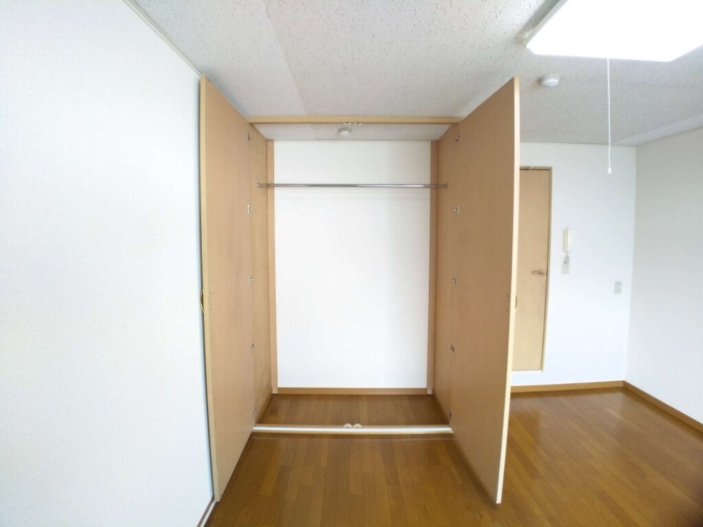 物件内観写真11　(豊富な収納スペース)