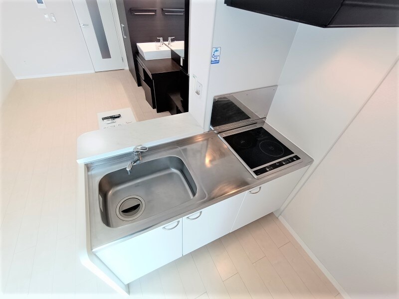 物件内観写真3　(コンロは２口コンロです。)