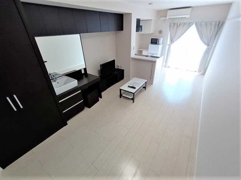 物件内観写真4　(家電家具付きのお部屋です。)