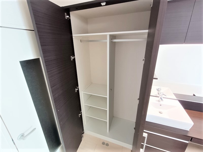 物件内観写真11　(収納スペースです。)