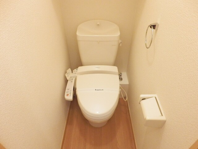 物件内観写真10　(温水洗浄便座付きです！)