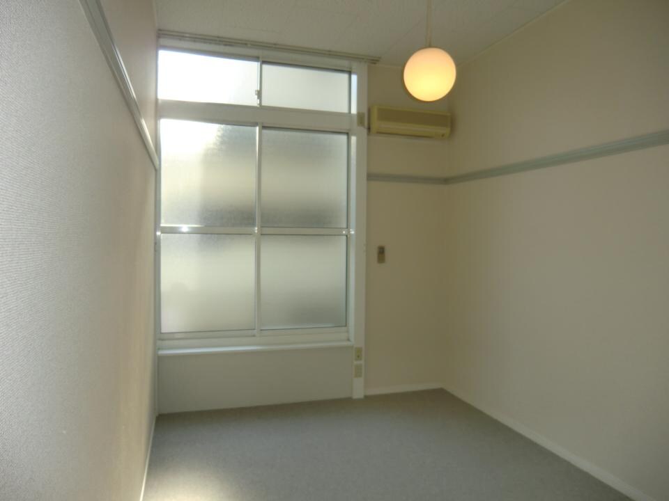 物件内観写真9　(同タイプ物件の為、形状や間取寸法、色調等が実際とは異なります)