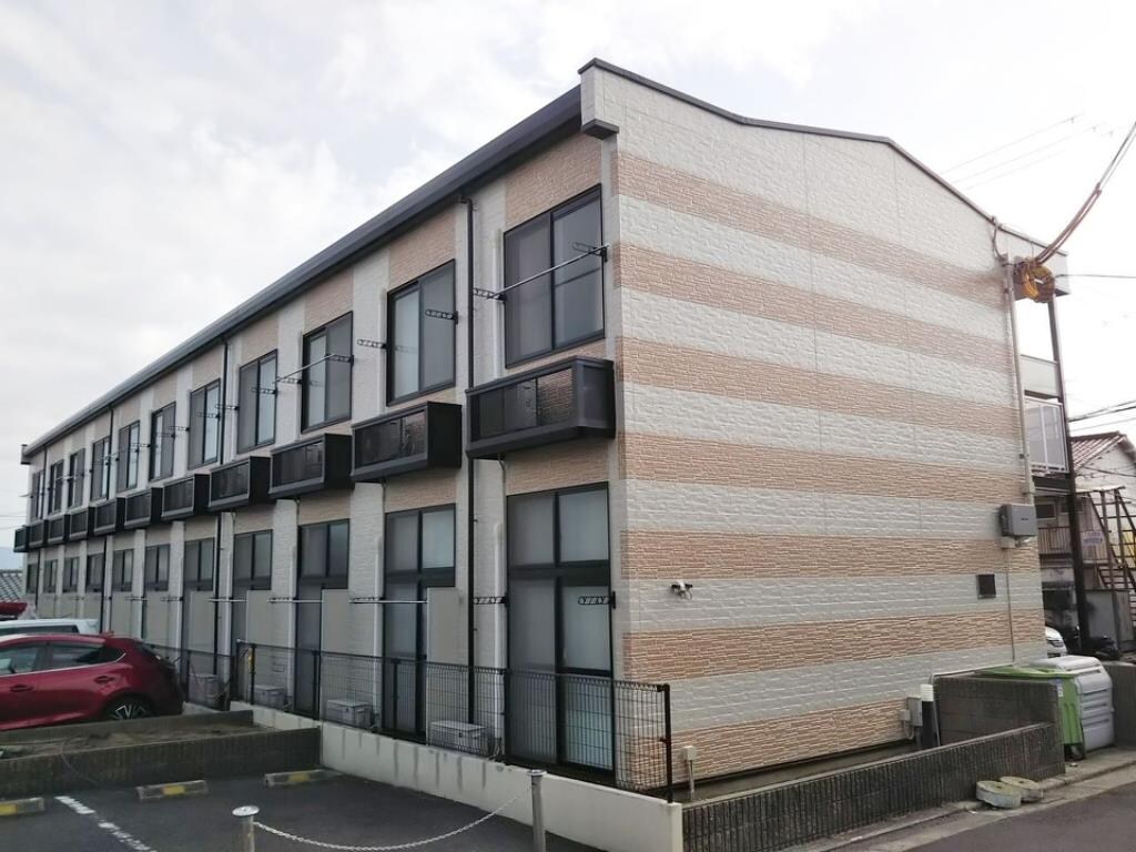 物件外観写真1　(2022年5月に外壁塗装致しました。)