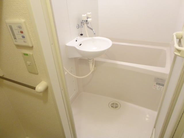 物件内観写真5　(浴室乾燥機付)