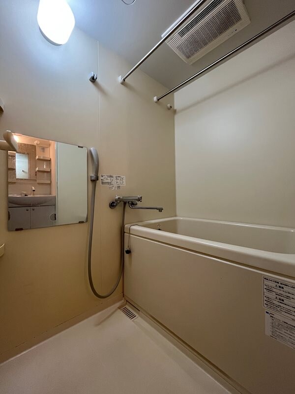 物件内観写真5　(浴室乾燥機・高温差湯機能)