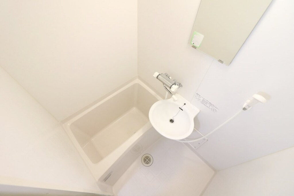 物件内観写真5　(浴室乾燥機で天気の悪いでもらくらくお洗濯！)