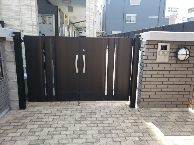 物件内観写真15　(オートロックゲート付き。)