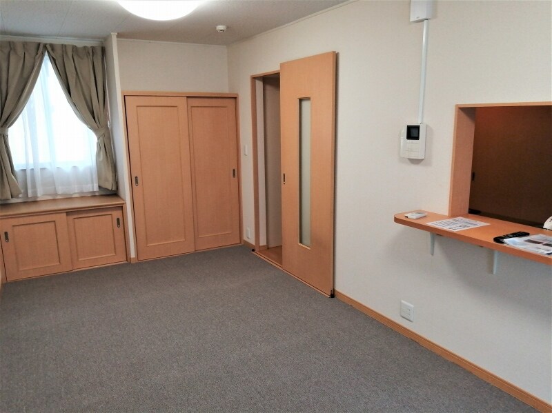 物件内観写真6　(家電・家具付きのお部屋です。)