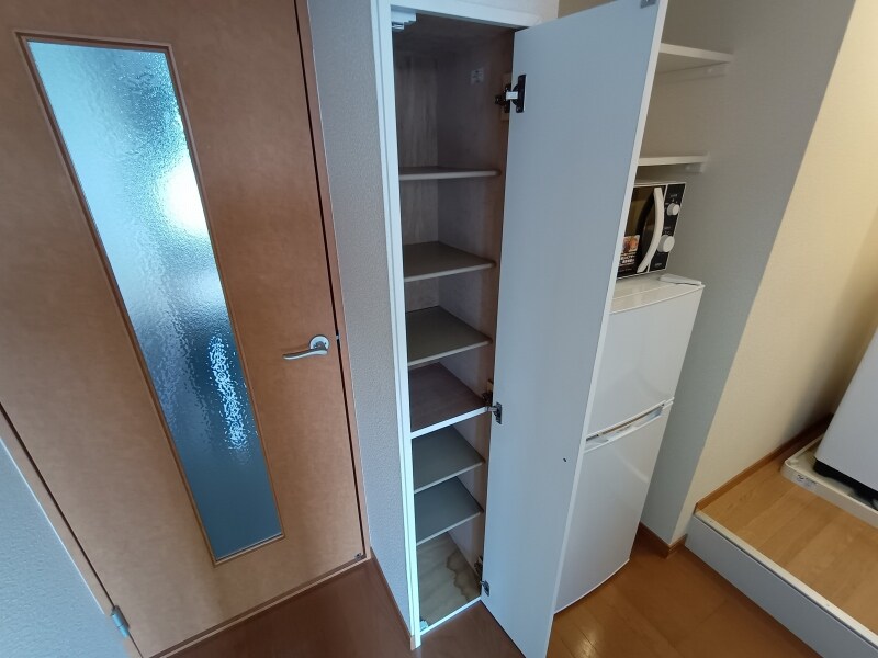 物件内観写真16　(家電家具付きのお部屋です。)
