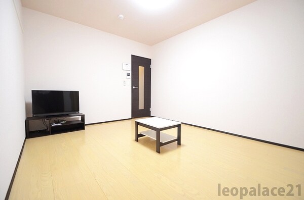 リビング(※写真と現物が異なる場合は現物を優先いたします。)