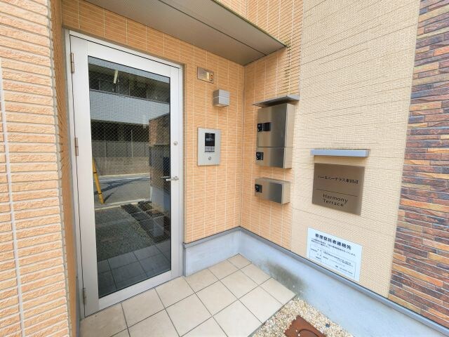 物件内観写真6　(エントランス)