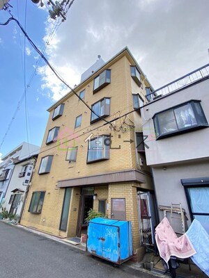 II番館外観写真