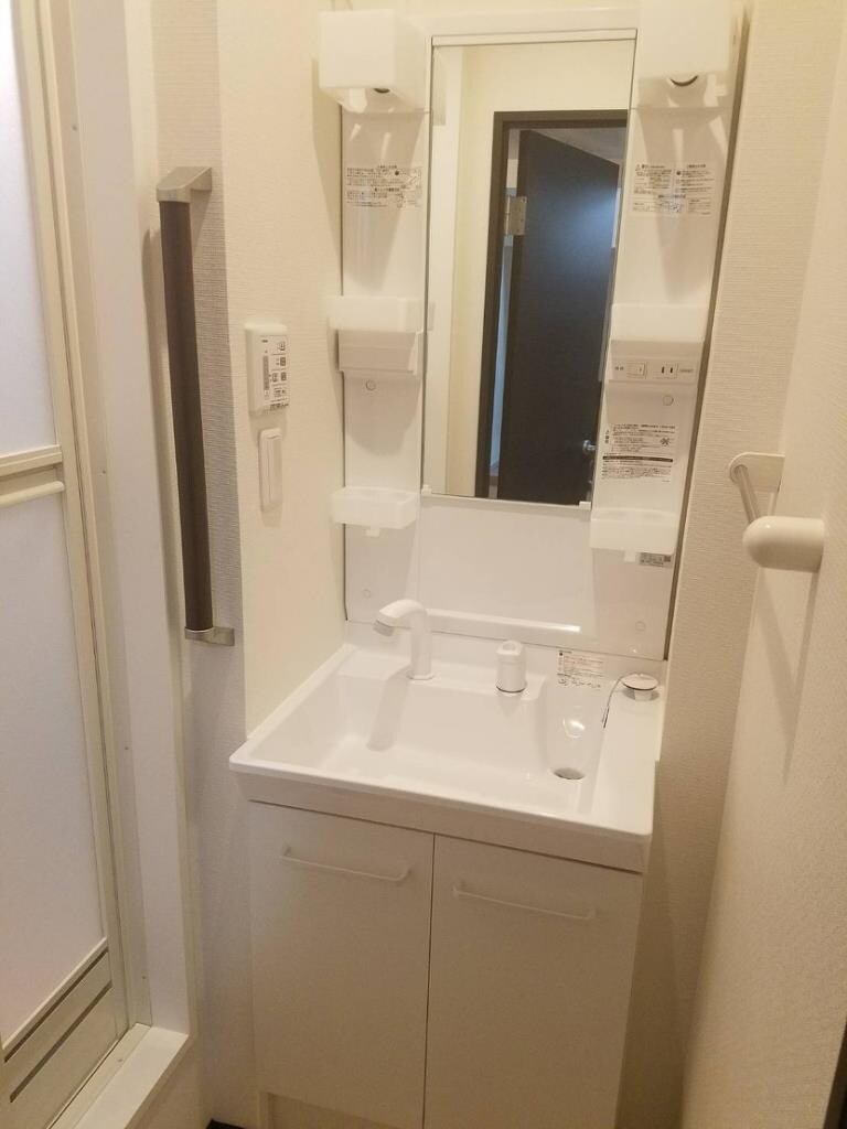 物件内観写真9　(独立洗面台)