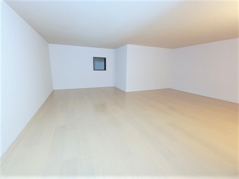 物件内観写真12　(2か所のロフトスペースがあります。)