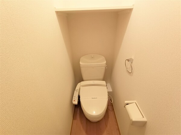 その他(トイレには棚が設置されています。)