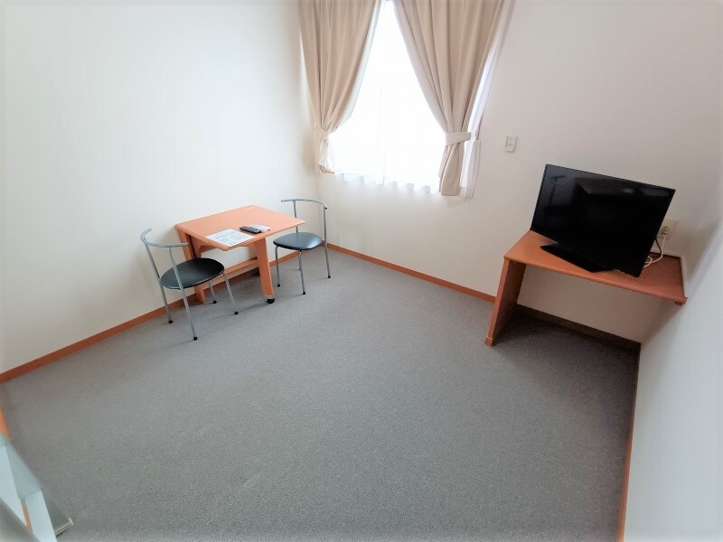 物件内観写真6　(家電・家具付きのお部屋です。)