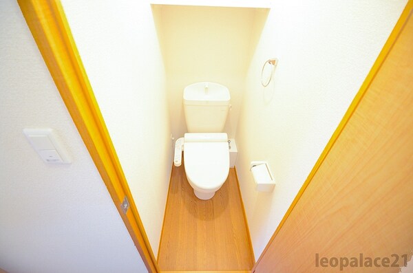 その他(温水洗浄便座。実際のトイレは仕様が異なる場合がございます)