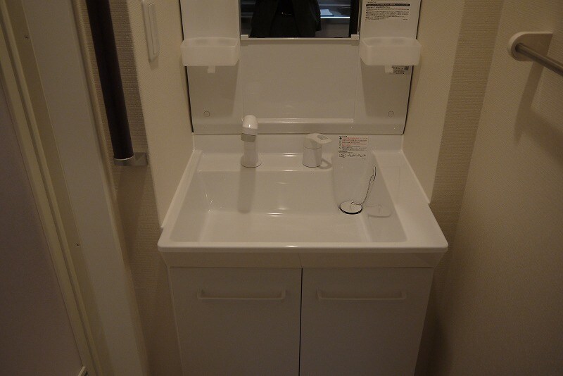 物件内観写真9　(独立洗面台)