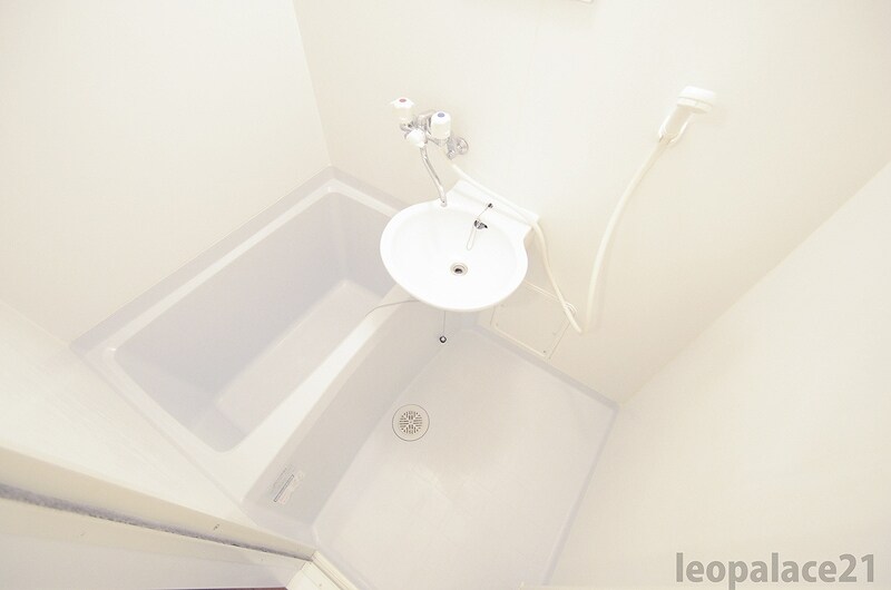 物件内観写真5　(浴槽スペースです。)