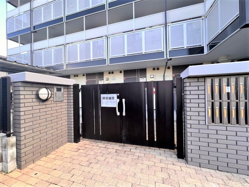 物件内観写真13　(オートロックゲート設置)