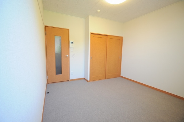 リビング(2Fはカーペットたいぷになっています！)