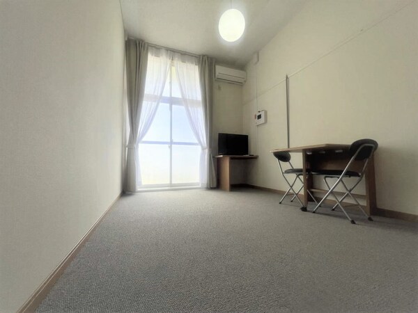 ベッドルーム(ご自身の家具家電が使えるお部屋♪)