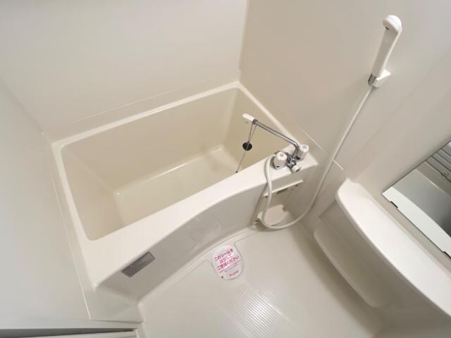 物件内観写真6　(ユニットバス)