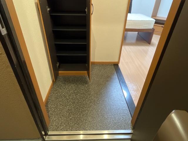 物件内観写真7　(玄関)