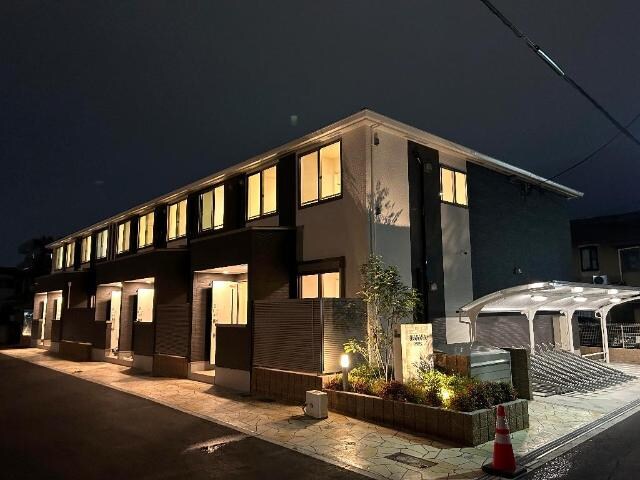 物件外観写真2　(同型タイプ)