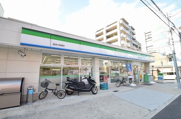 物件内観写真15　(ファミリーマートまで220m)