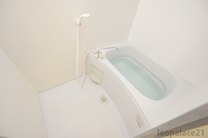 物件内観写真5　(浴槽スペースです。)