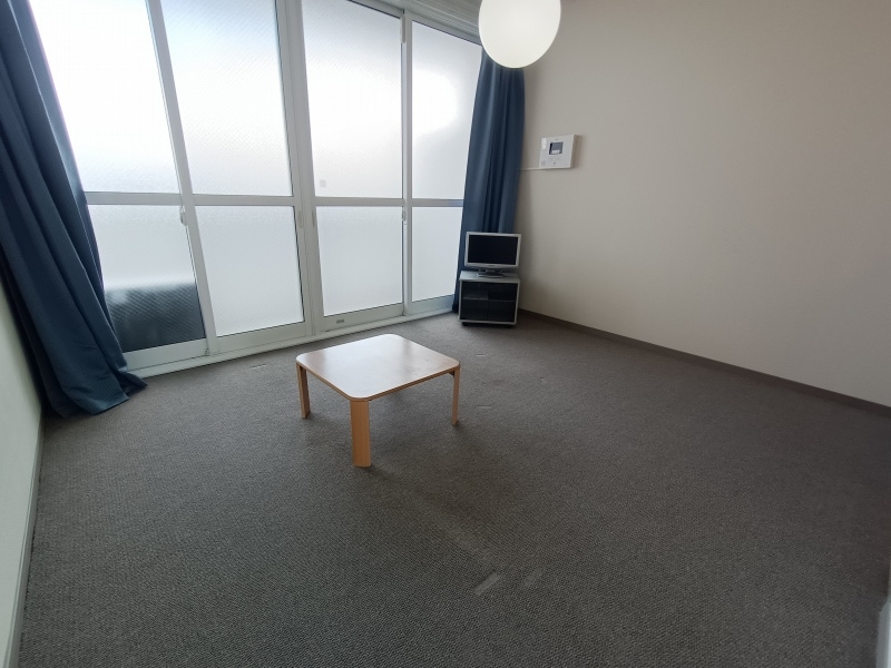 物件内観写真4　(家電家具設置部屋です。)