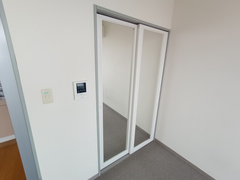 物件内観写真16　(収納スペースです。)