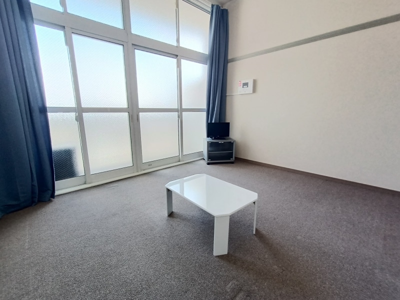 物件内観写真6　(家電・家具有の部屋です。)