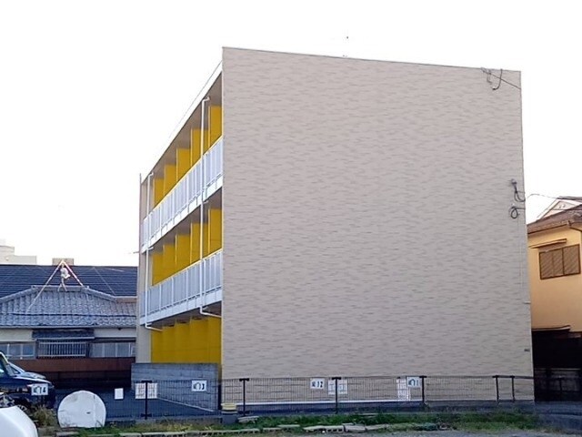 物件外観写真1　(2022年12月に外壁塗装しました。)