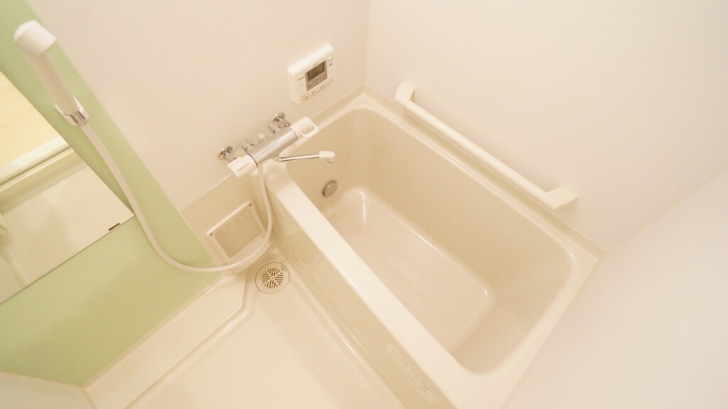 物件内観写真5　(シンプルで使いやすいお風呂)