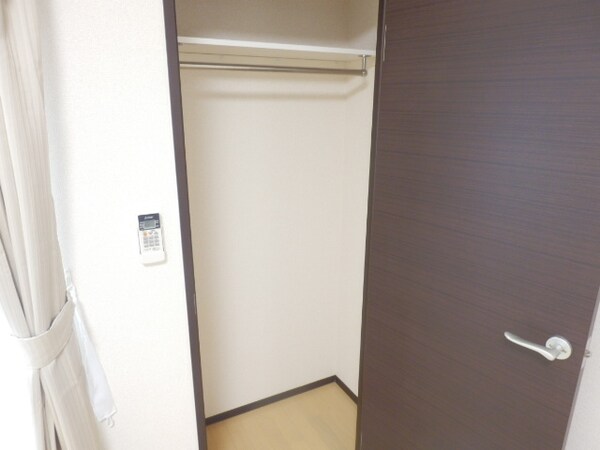 その他(収納も完備！リビングを広く使えます。)