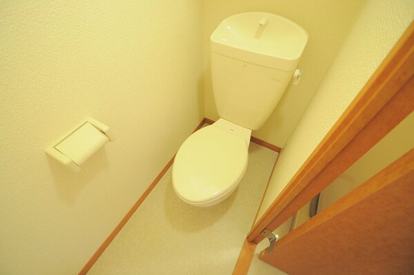 トイレ(実際のトイレは設備・仕様が異なる場合がございます)