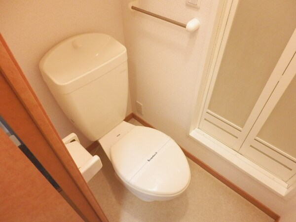 その他(トイレの奥にお風呂があり、脱衣所にもなります！)