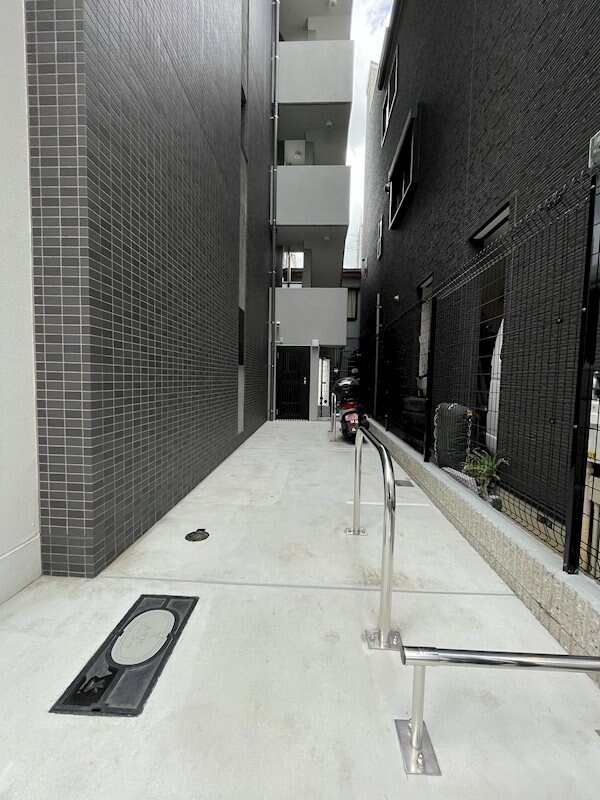 物件内観写真20　(原付置き場)