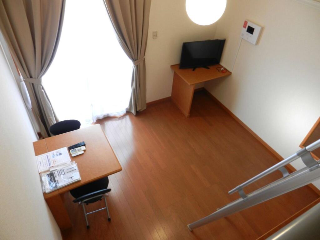 物件内観写真4　(明るいお部屋であこがれの一人暮らし)