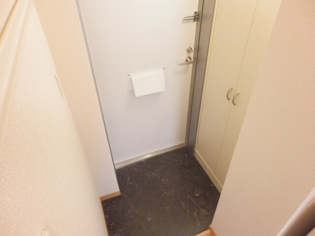 物件内観写真7　(多くの靴が収納出来ます。)