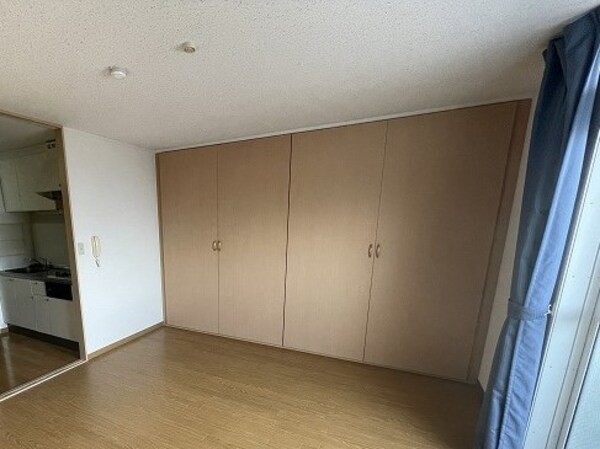 ベッドルーム