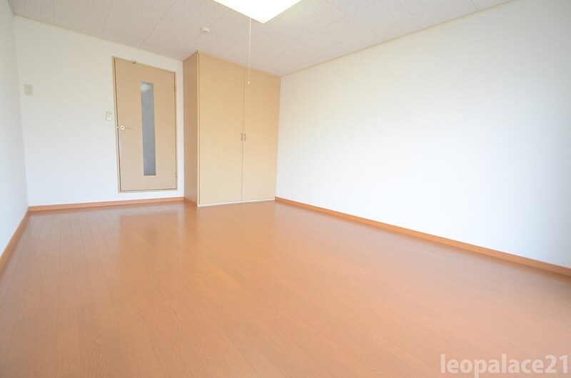 物件内観写真4　(家電・家具無のお部屋です。)