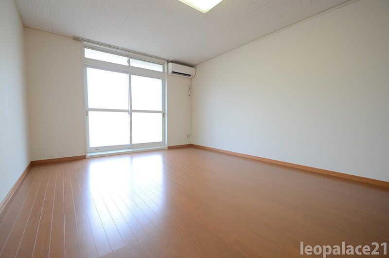 物件内観写真6　(家電・家具無のお部屋です。)