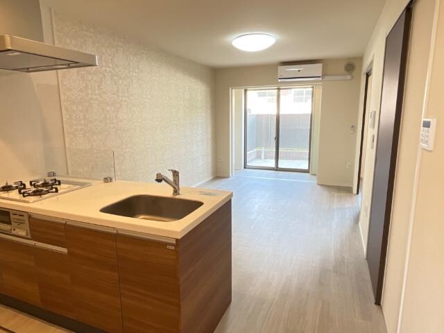 物件内観写真6　(リビング)