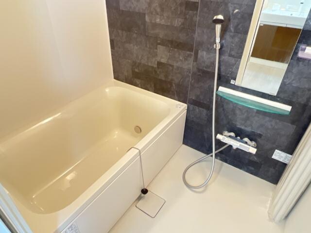 物件内観写真7　(ユニットバス)