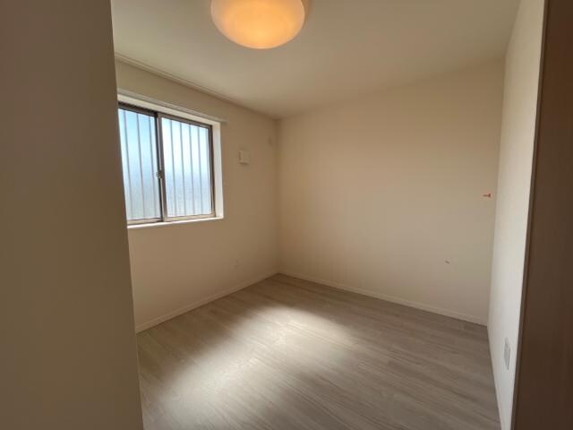 物件内観写真9　(洋室)